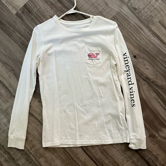 Vineyard Vines Tops - Vineyard vines long sleeve